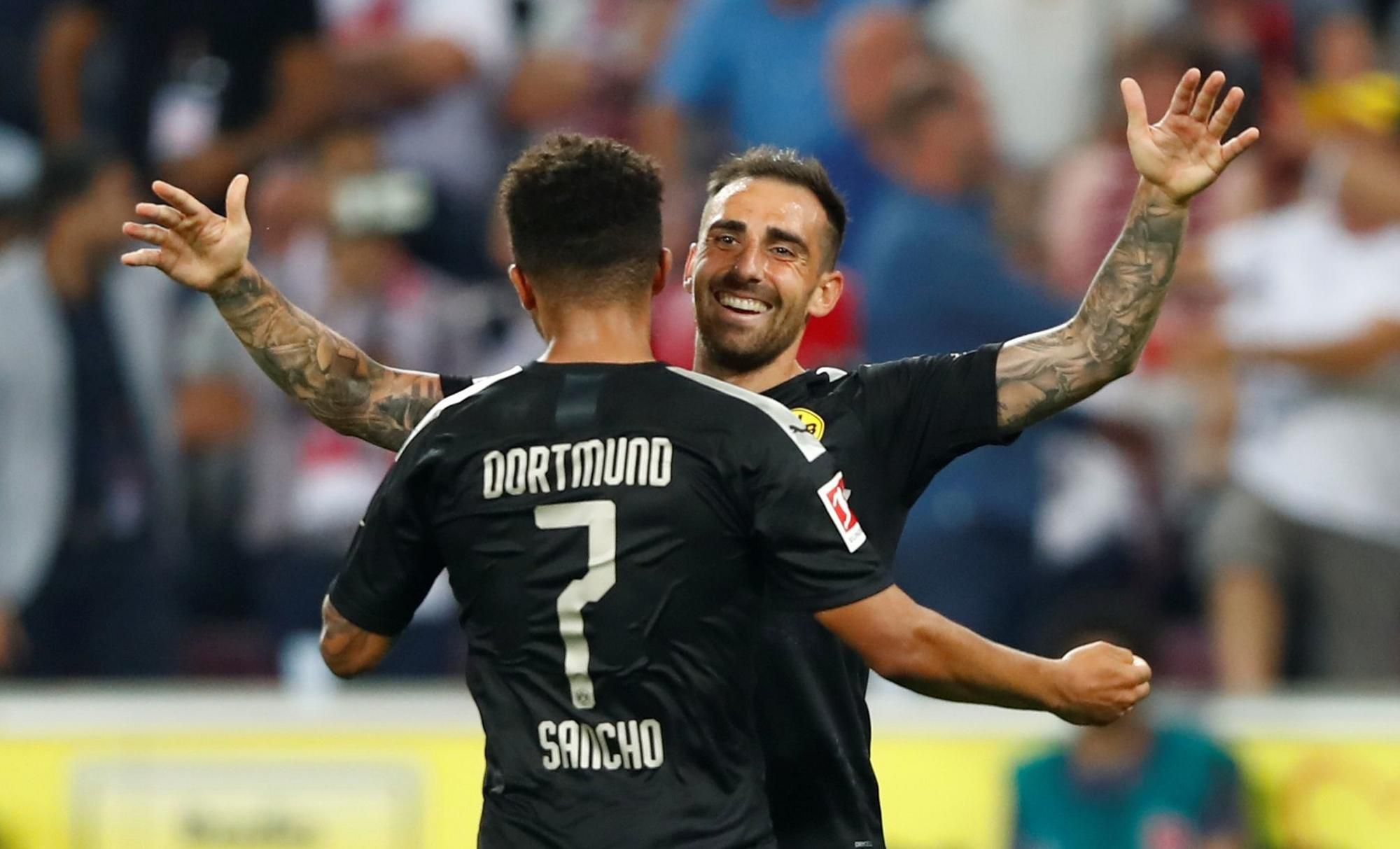 Jadon Sancho a Paco Alcacer z Borussie Dortmund