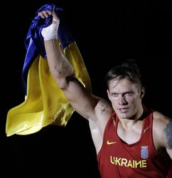 Box: Ukrajinec Usyk zažije debut v superťažkej váhe 12. októbra v Chicagu
