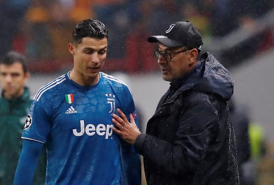 Cristiano Ronaldo a tréner Juventusu Maurizio Sarri.