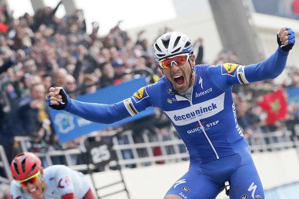 Philippe Gilbert oslavuje triumf na Paríž-Roubaix