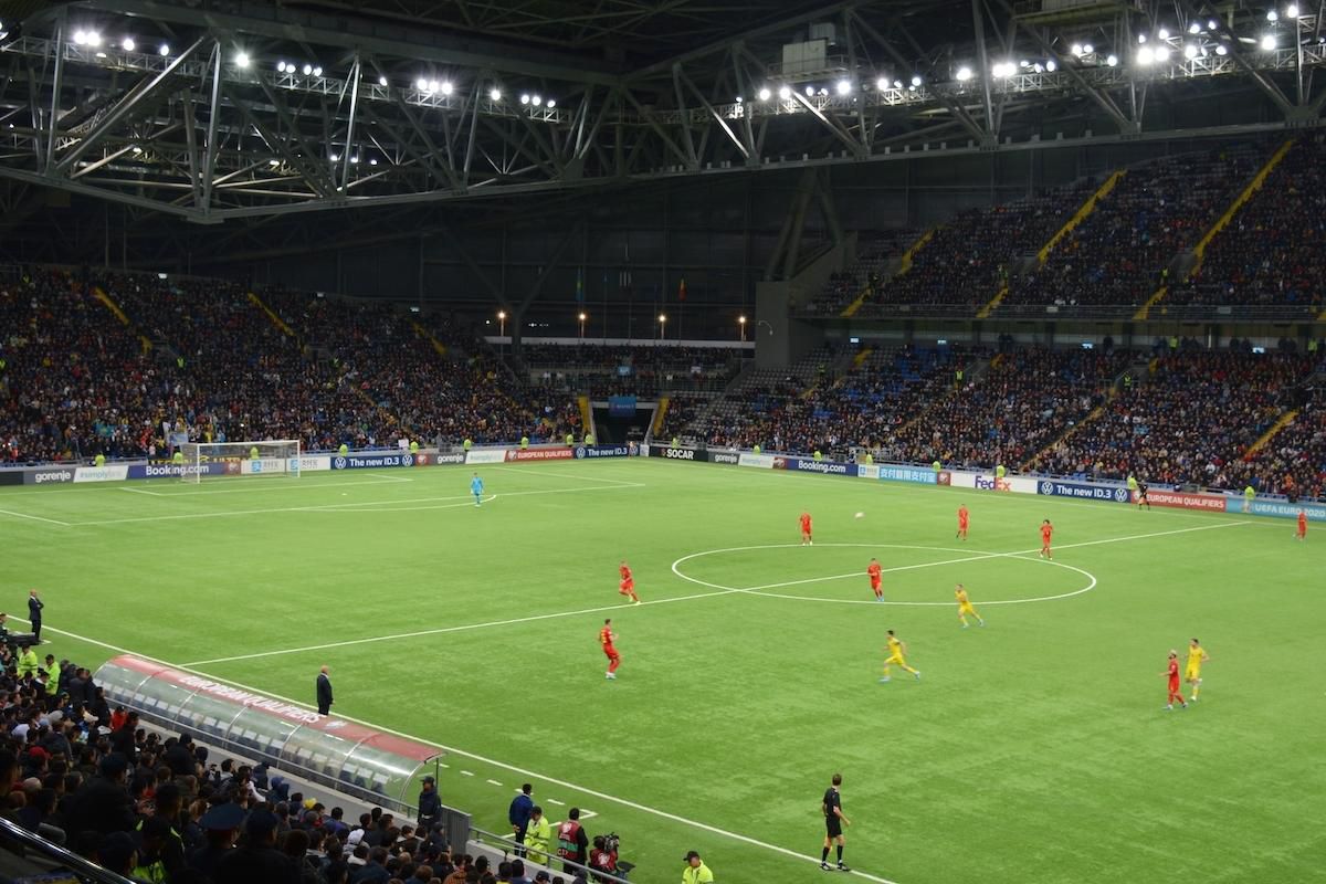 Zaplnená Astana aréna.