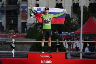 Vuelta: Historický triumf Rogliča, madridský šprintérsky záver pre Jakobsena
