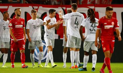 Bayern úspešne vykročil za obhajobou Nemeckého pohára, debut Hernandeza