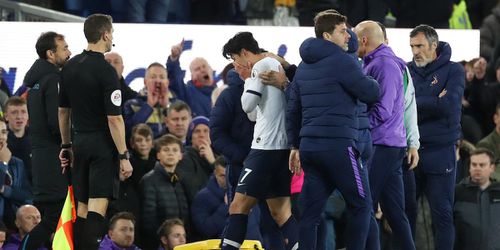 Tréner Tottenhamu nemôže uveriť, že Son dostal taký tvrdý trest