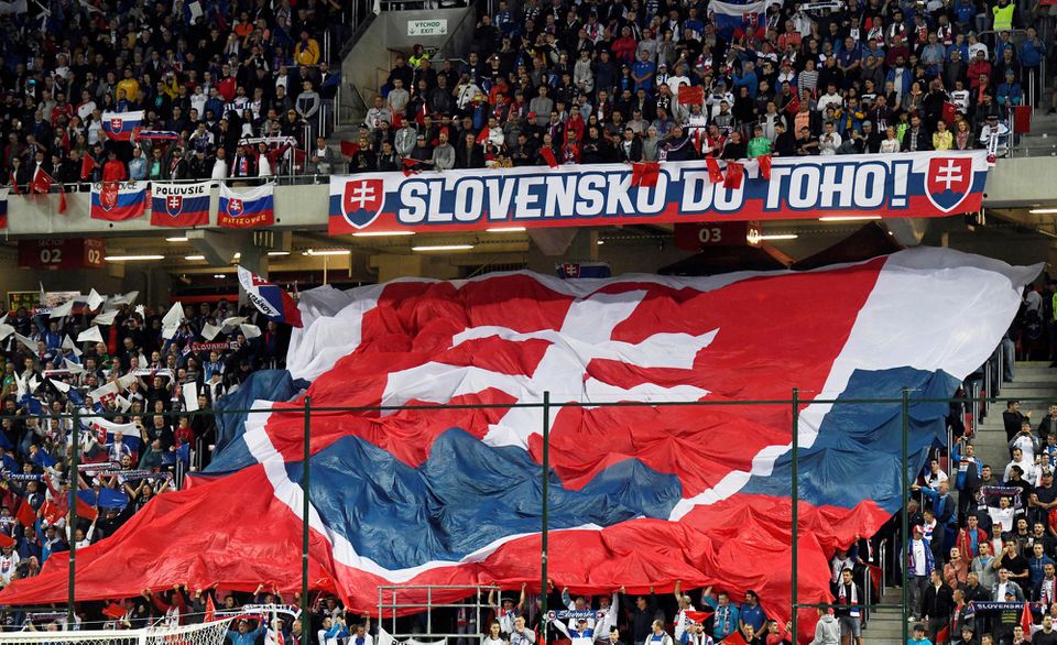 Slovenskí fanúšikovia na Štadióne Antona Malatinského v Trnave