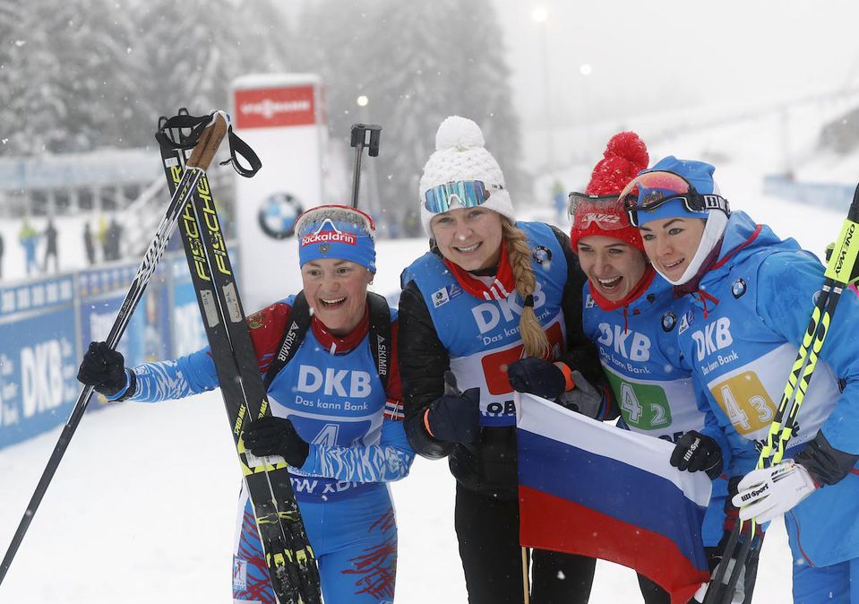 Na snímke ruský tím zľava - Jekaterina Jurlovová-Perchtová, Jevgenija Pavlovová, Margarita Vasilievová a Larisa Kuklinová.