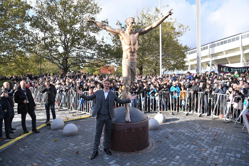 Zlatanovi Ibrahimovičovi odhalili sochu v nadživotnej veľkosti
