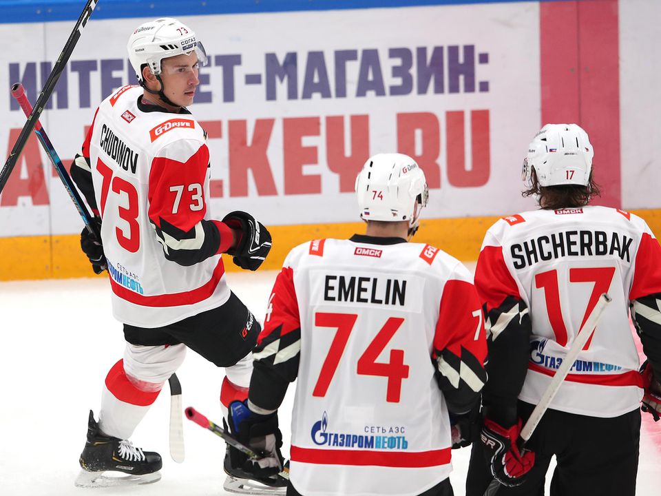Ruský hokejový obranca Maxim Čudinov #73.