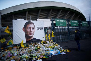 FIFA vyzvala Nantes a Cardiff, aby sa dohodli v spore o peniaze za Salu