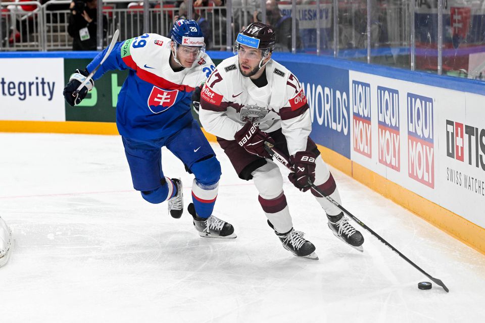 MS v hokeji 2023: Slovensko - Lotyšsko (Patrik Koch a Martins Dzierkals)
