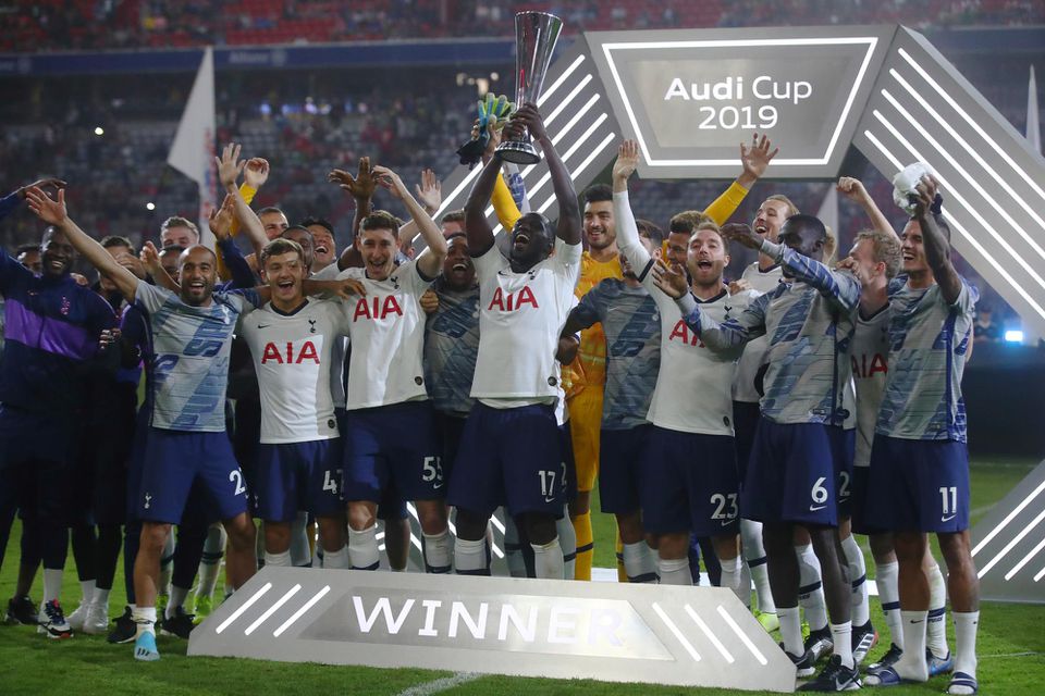 Tottenham oslavuje triumf na Audi Cupe 2019