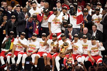 NBA: Toronto prekazilo Golden State zlatý hetrik, Kanada má prvého šampióna