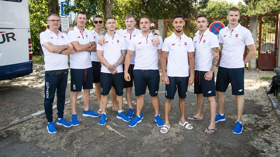 Slovenskí reprezentanti v boxe a lukostreľbe počas odchodu na Európske hry 2019 v Minsku.