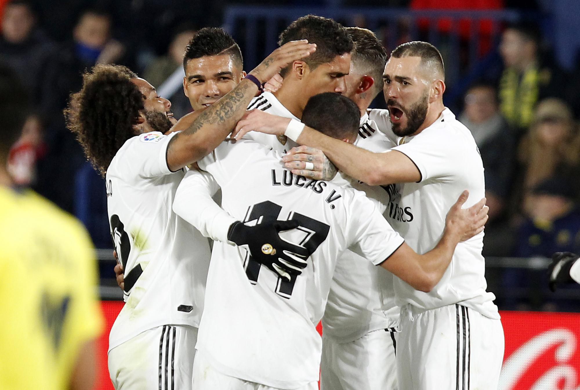 Hráči Realu Madrid sa tešia z gólu.