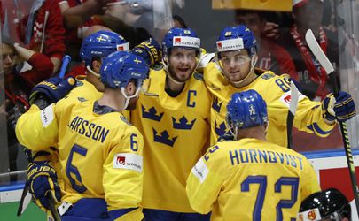Švédi sa na výhru natrápili, Švajčiarov zlomil až gól Ekmana-Larssona