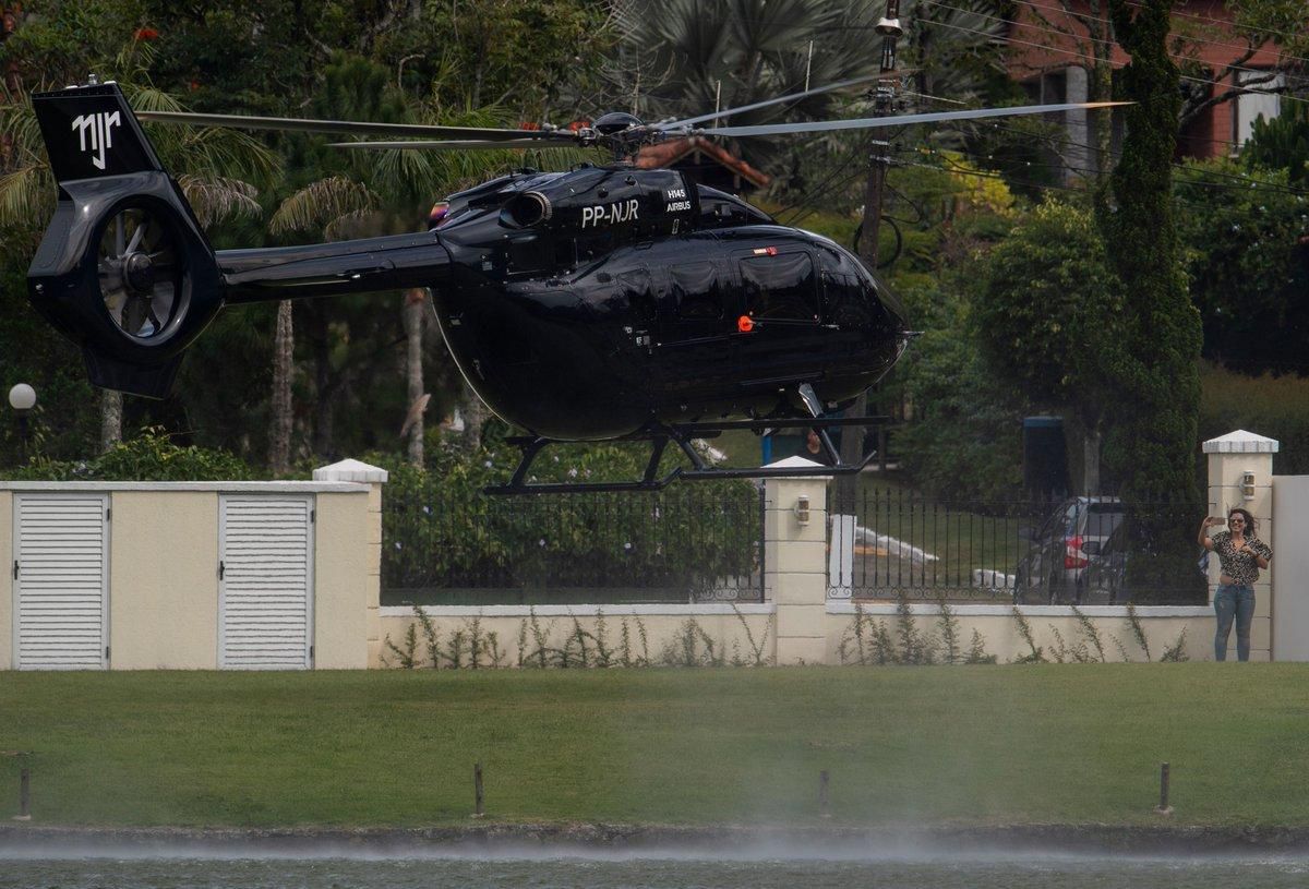 Neymar priniesol na tréning spoluhráčov vrtulníkom.