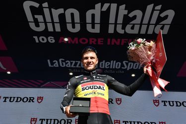Giro d'Italia: Belgičan Evenepoel nenašiel v časovke konkurenciu a ovládol úvodnú etapu