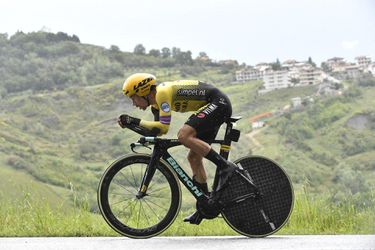Slovinec Roglič víťazom nedeľnej časovky na Giro d'Italia