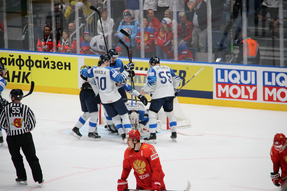 Momentky zo zápasu Rusko - Fínsko.