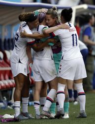 MS žien: Futbalistky USA postúpili do štvrťfinále vďaka dvom penaltám