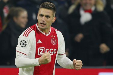Dušan Tadič ostáva v Amsterdame, s Ajaxom predĺžil zmluvu do leta 2023
