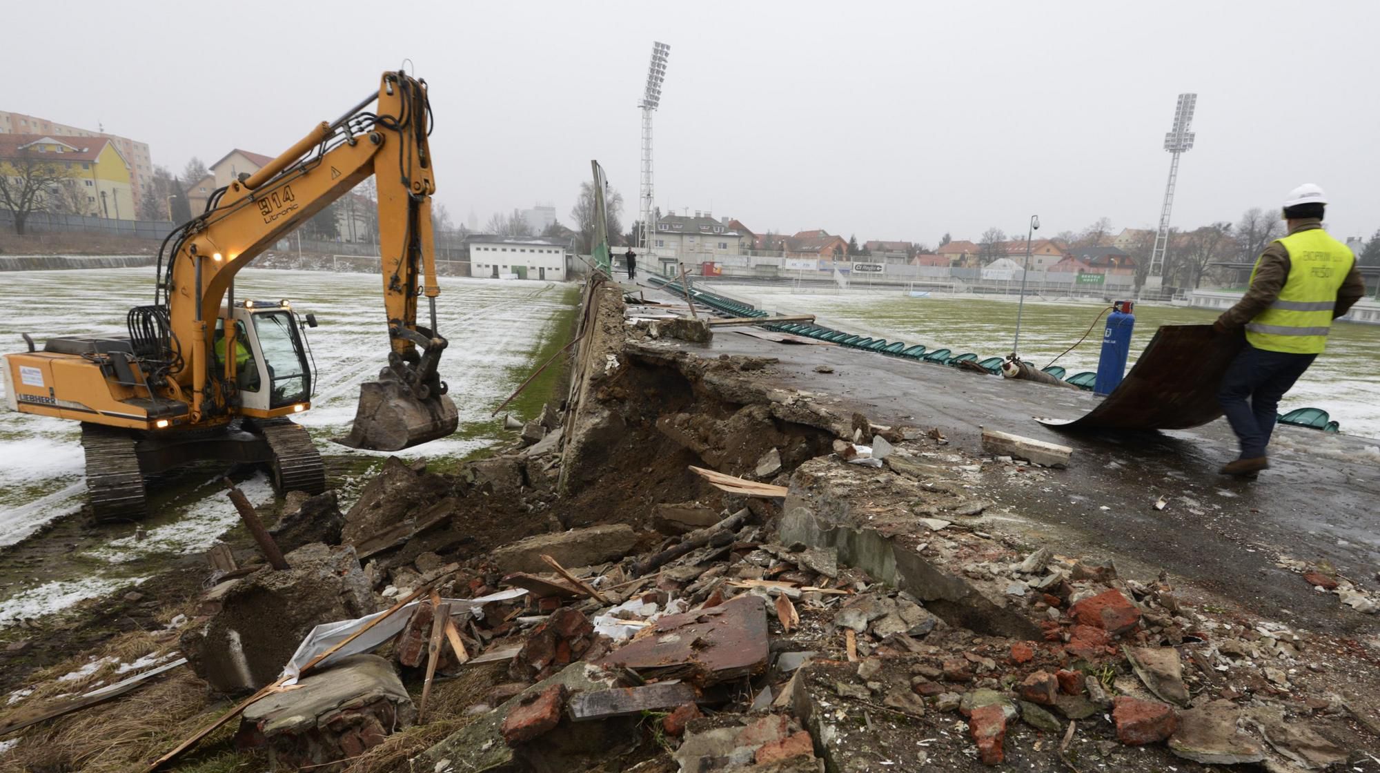 Búranie futbalového štadióna Tatrana Prešov