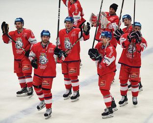 Na českej súpiske 19 hráčov, čaká sa na príchod hráčov z NHL