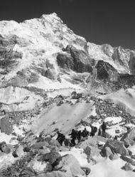Sezóna na Evereste má už desať obetí
