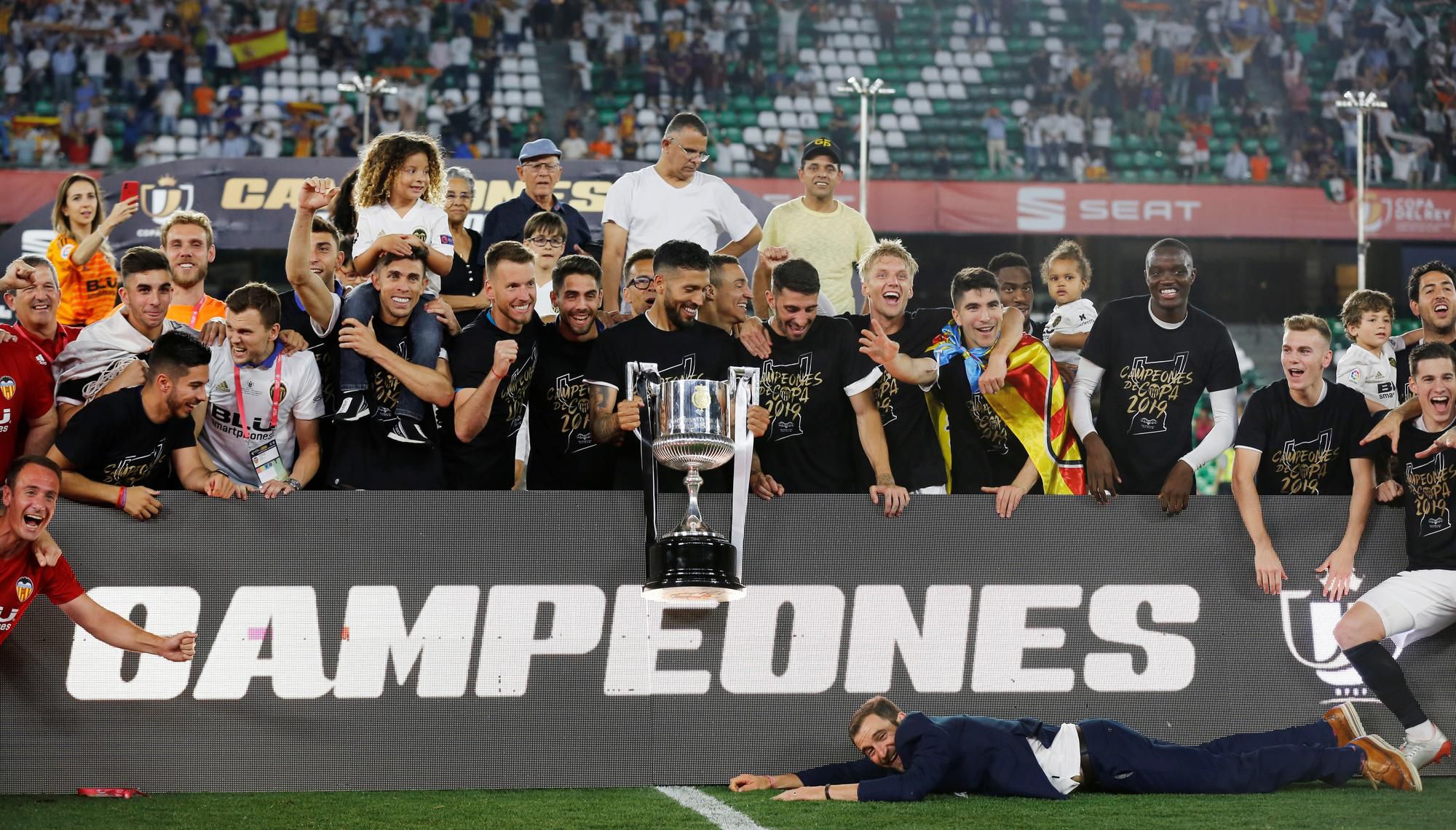 FC Valencia oslavuje zisk Copa del Rey 2019