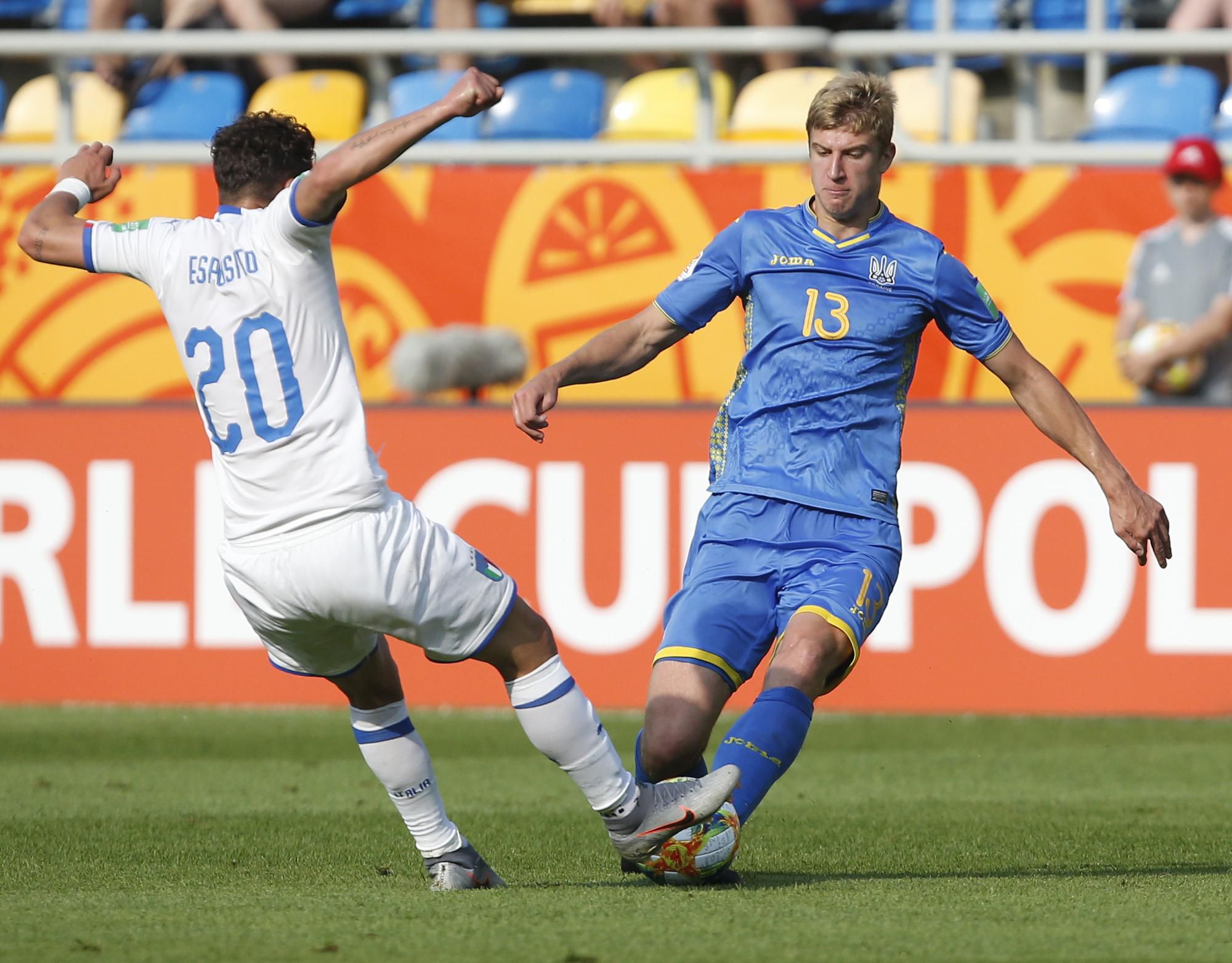 Danylo Beskorovajnyj v zápase s Talianskom na MS U20.