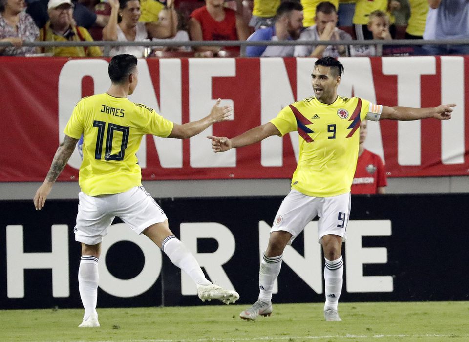 Futbalisti Kolumbie Radael Falcao a James Rodriguez.