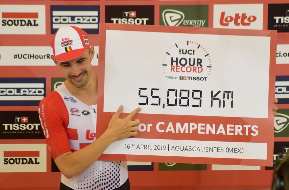 Victor Campenaerts pokoril Wigginsov rekord v hodinovke.