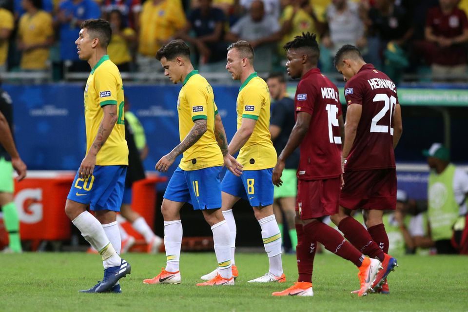 Smutní futbalisti Brazílie.