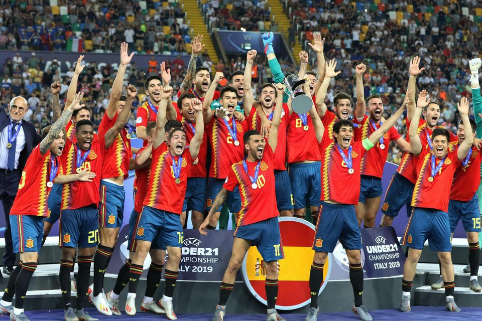 Španielski futbaloví reprezentanti do 21 rokov získali piatykrát v histórii titul majstra Európy po víťazstve vo finále nad Nemeckom.