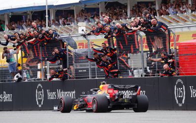 Veľká cena Nemecka: Verstappen víťazom, Hamilton zaostal