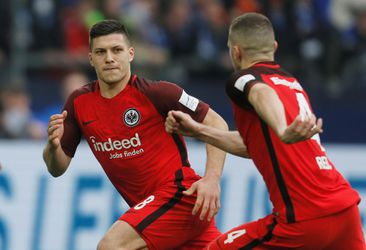 Eintracht Frankfurt dotiahol Jovičov trvalý prestup z Benficy Lisabon