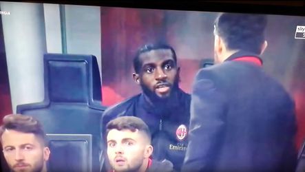 Hádka a vulgarizmy počas zápasu. Kouč AC Miláno Gennaro Gattuso viní hráča, ten sa bráni