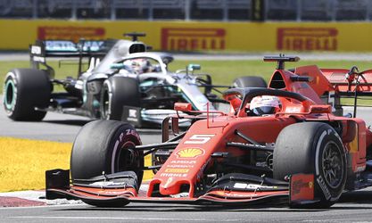 Ferrari sa neodvolá proti Vettelovmu trestu, zvažuje žiadosť o preskúmanie