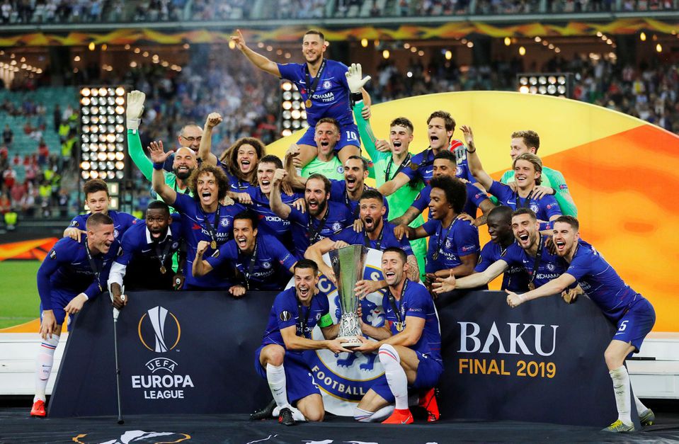 Futbalisti Chelsea oslavujú triumf v Európskej lige