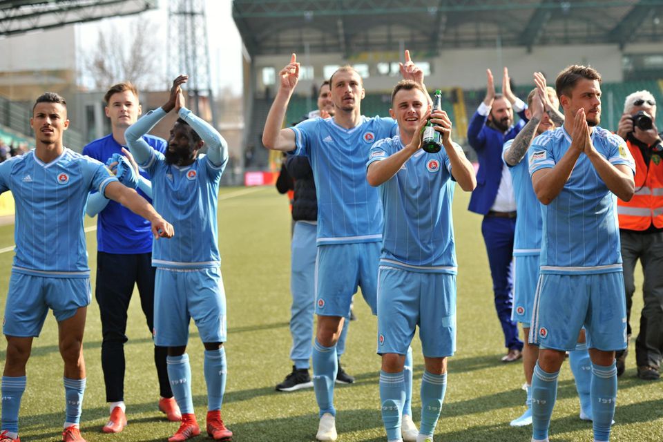 futbalisti ŠK Slovan Bratislava počas osláv majstrovského titulu