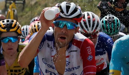 Extrémne horúčavy by cyklisti na Tour de France mali vedieť zvládať, lenže 40-ky nie sú 30-ky