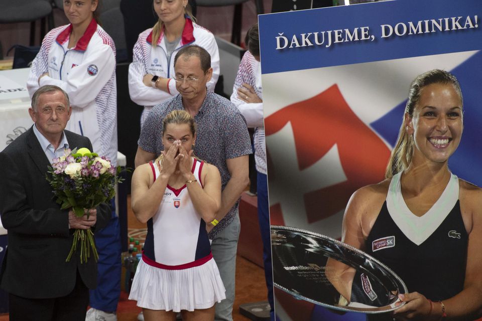 Dominika Cibulková so slzami dojatia po lúčení sa s reprezentačnou kariérou.