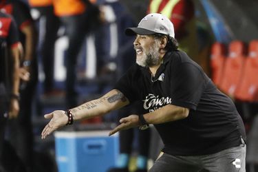 Maradona si na svoj prvý trénerský titul musí počkať: Som smutný kvôli hráčom