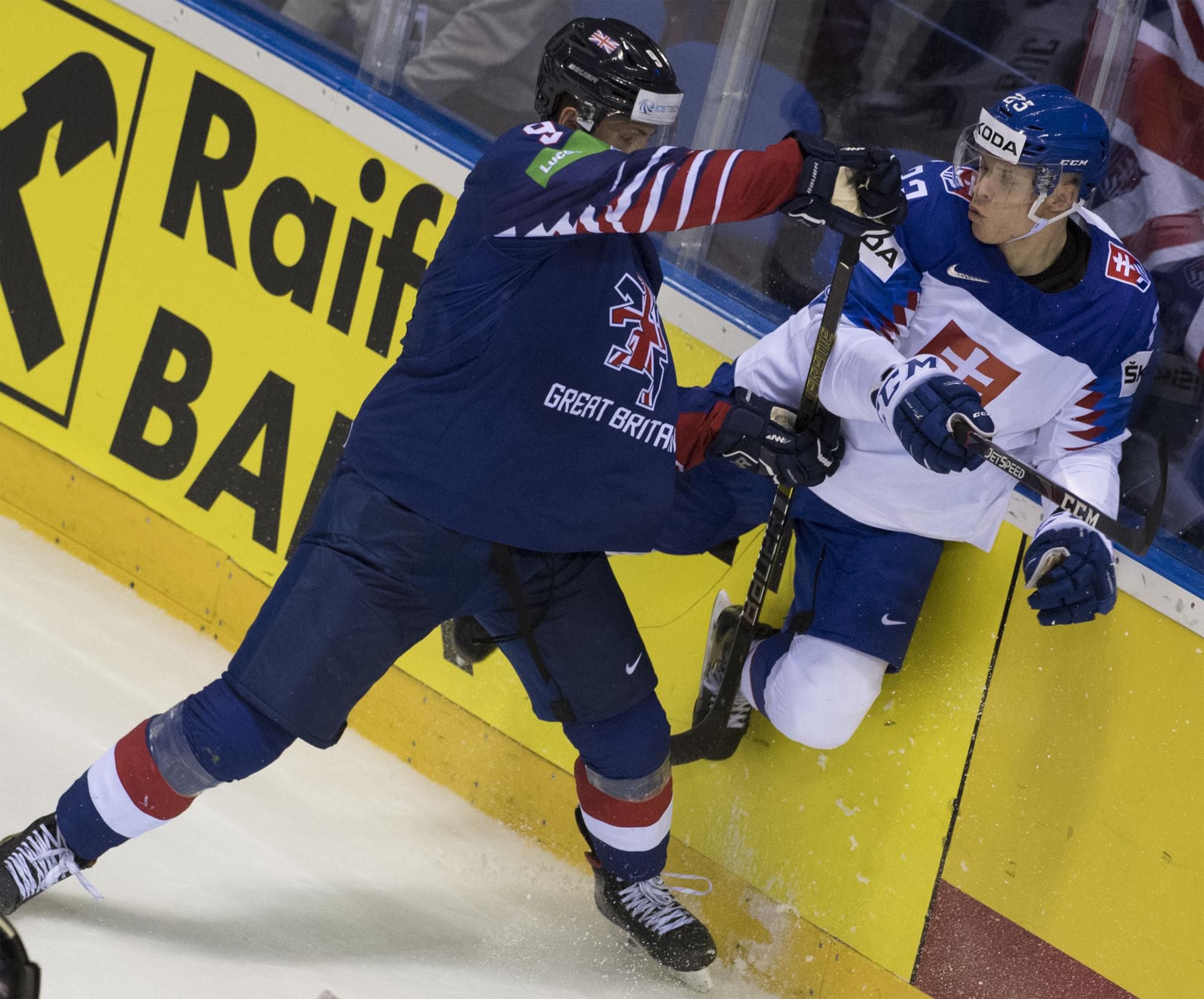 Adam Liška (Slovensko) a Brett Perlini (Veľká Británia).