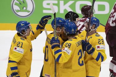 Švédsko odvrátilo blamáž víťazným gólom do brázdnej brány Lotyšska