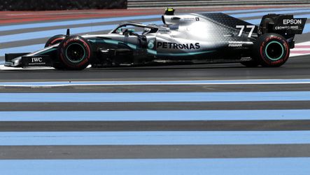 Formula 1: Pole-position na Veľkej cene Francúzska pre Hamiltona