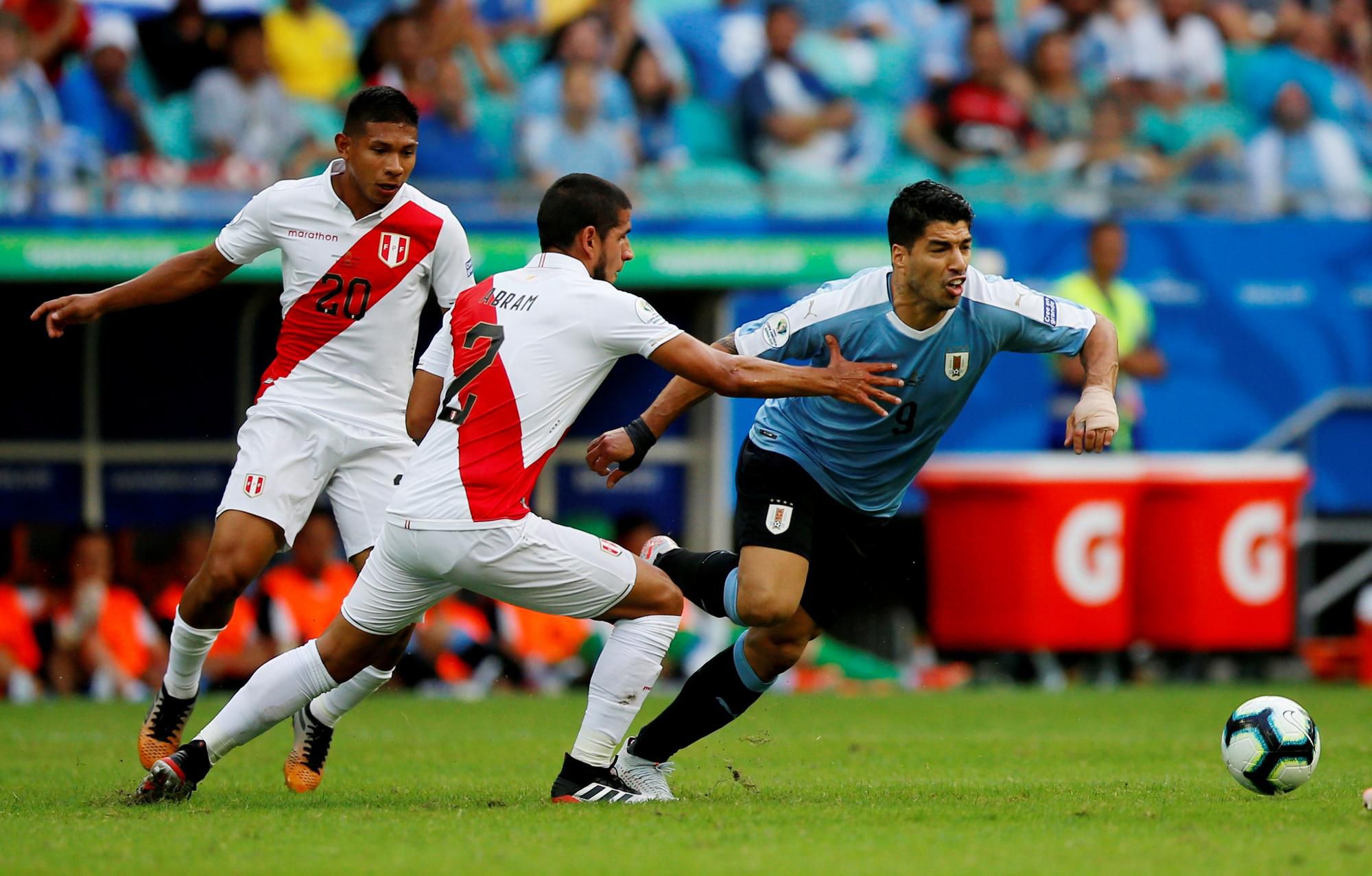 Futbalový zápas Peru - Uruguaj.