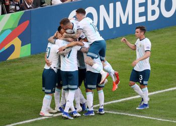 Copa América: Čile živí nádej na tretí titul za sebou, Argentínu čaká megašláger