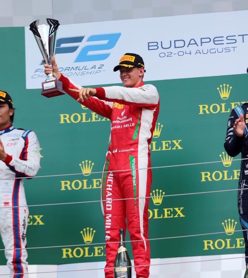 Mick Schumacher vyhral prvé preteky vo Formule 2.