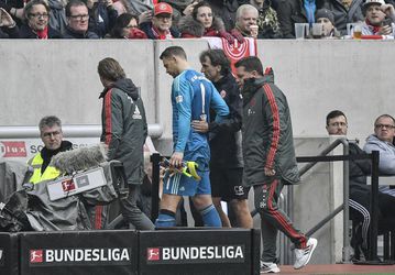 Bayern Mníchov prišiel o Manuela Neuera, nemecký brankár si obnovil zranenie